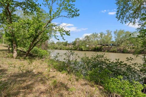 Photo of 154 Shoreline DR, Bastrop, TX 78602 (MLS # 7427978)