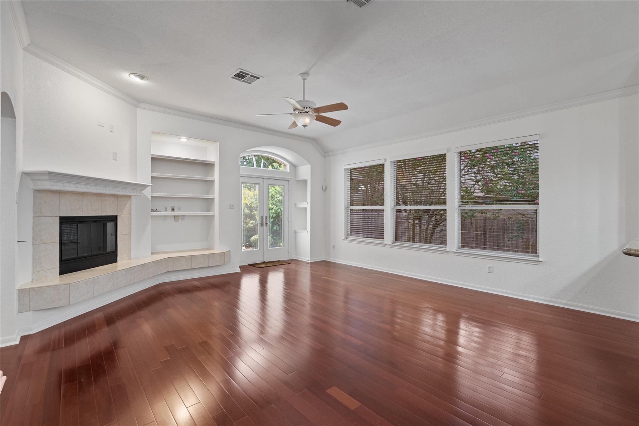 2328 Rodeo DR