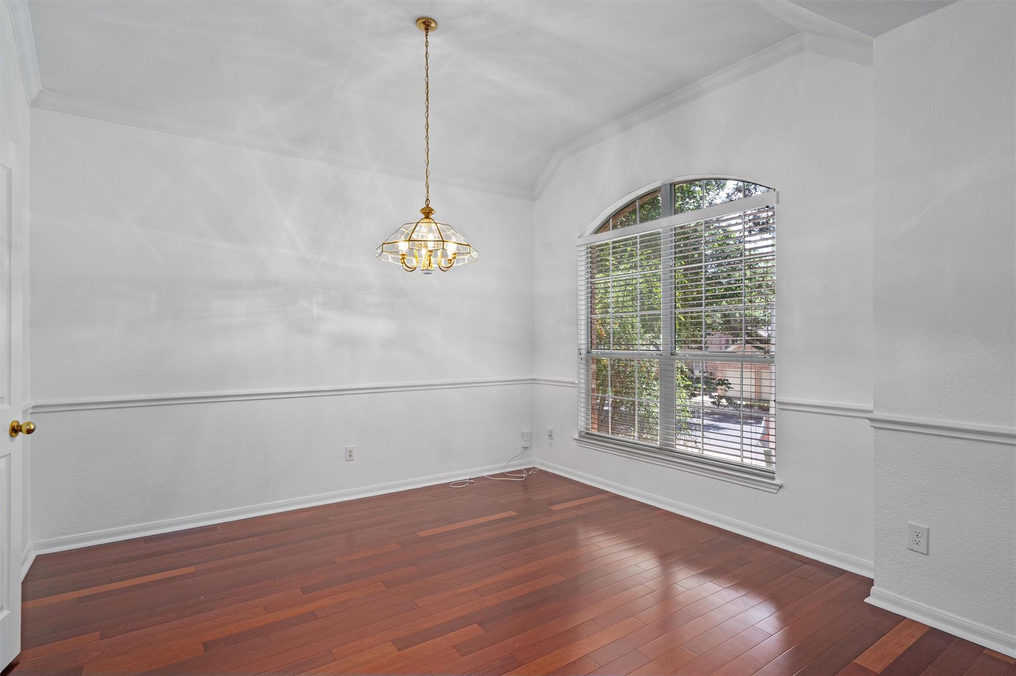 2328 Rodeo DR