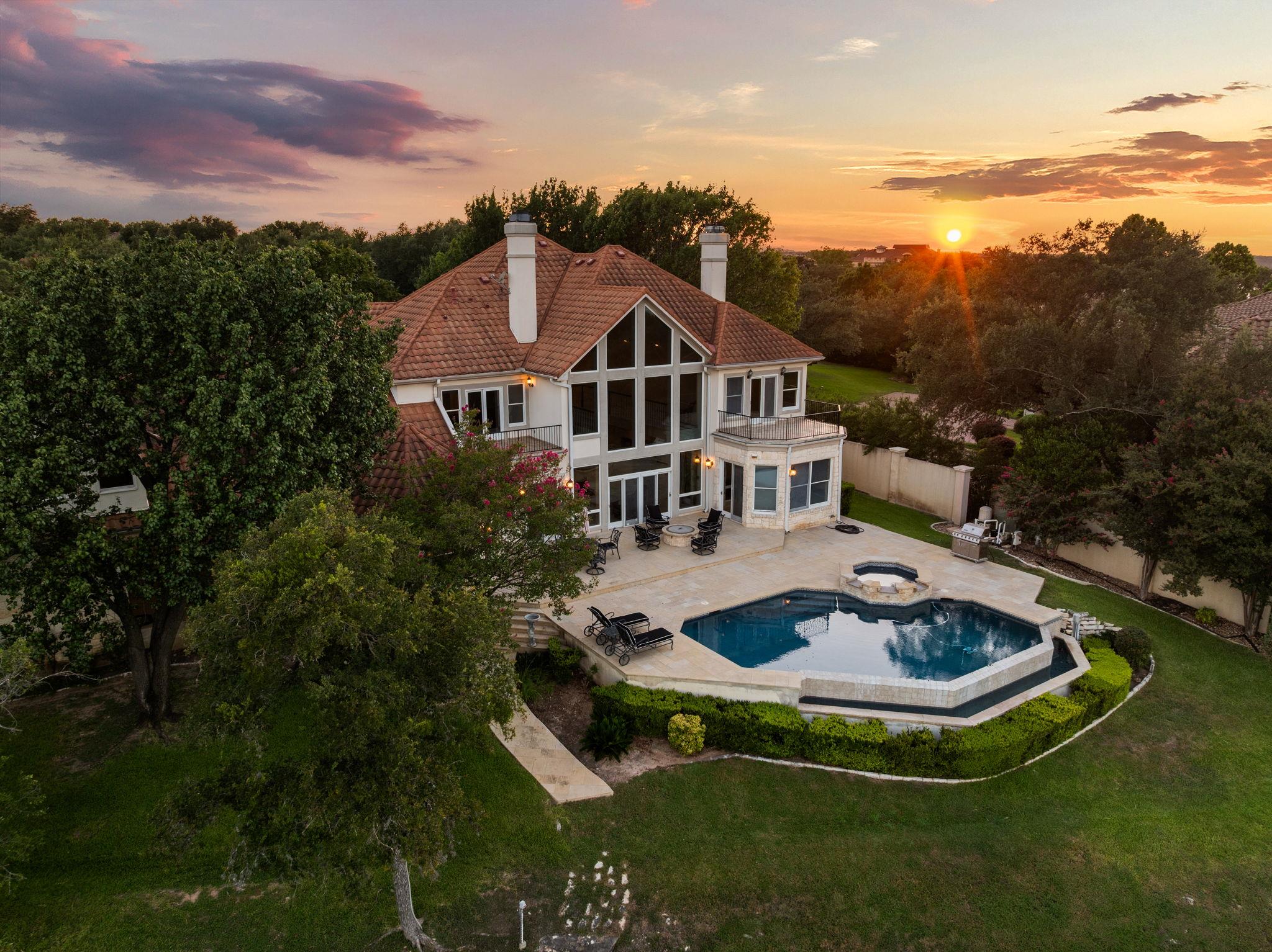 2819 Cliff PT