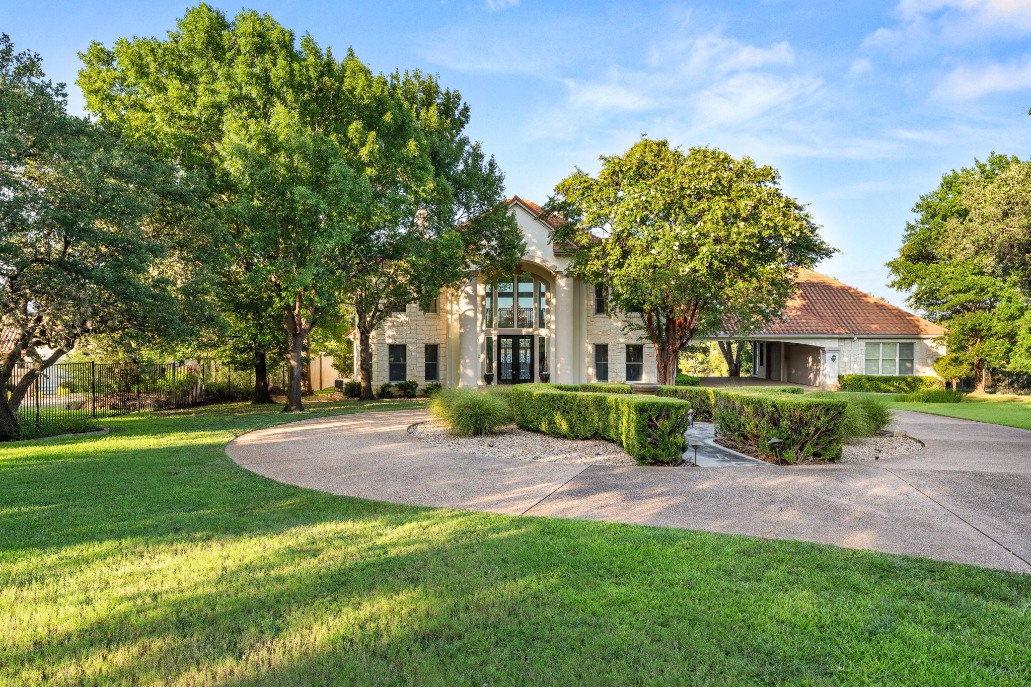 2819 Cliff PT