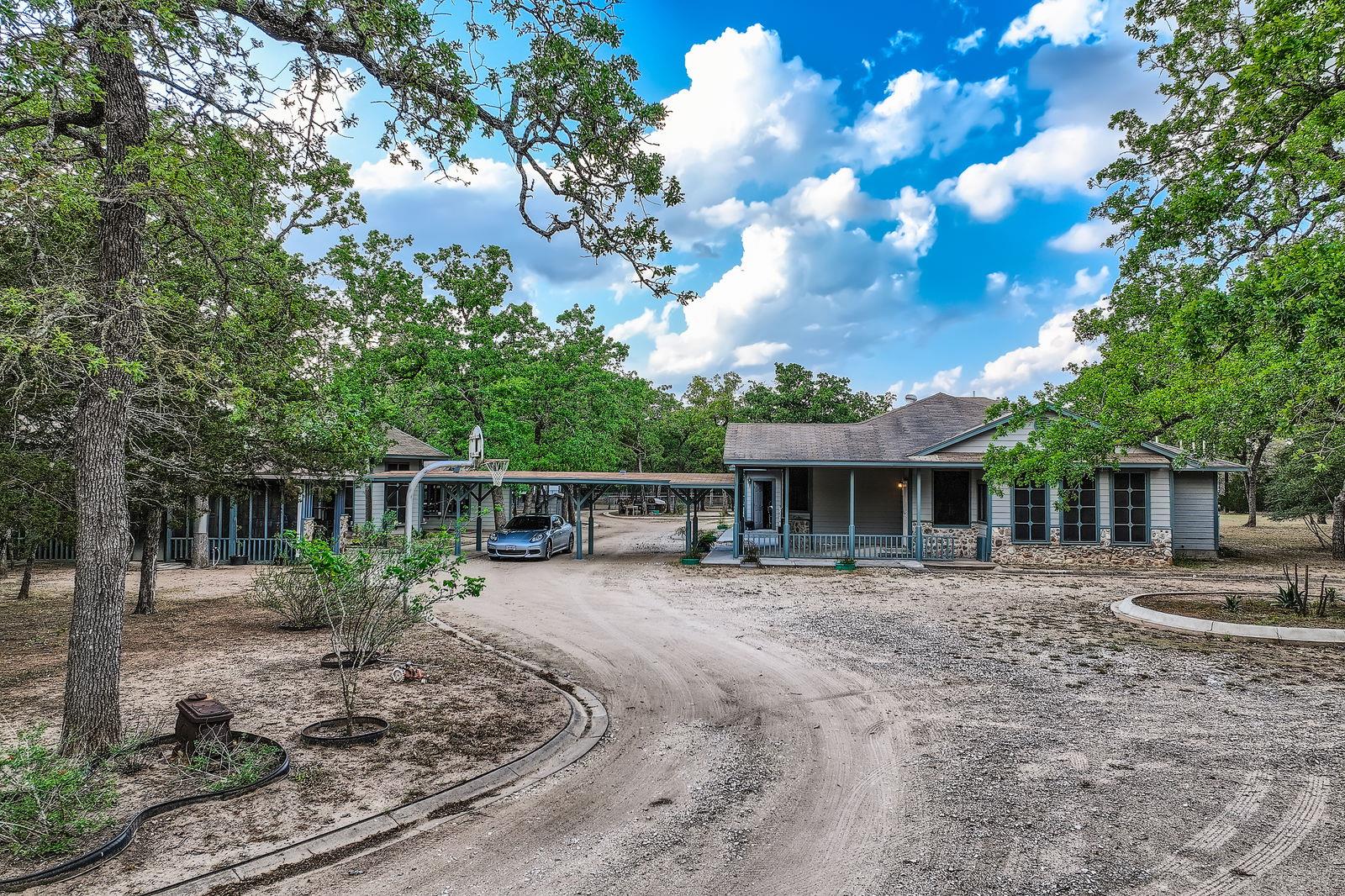200 Woodlands DR