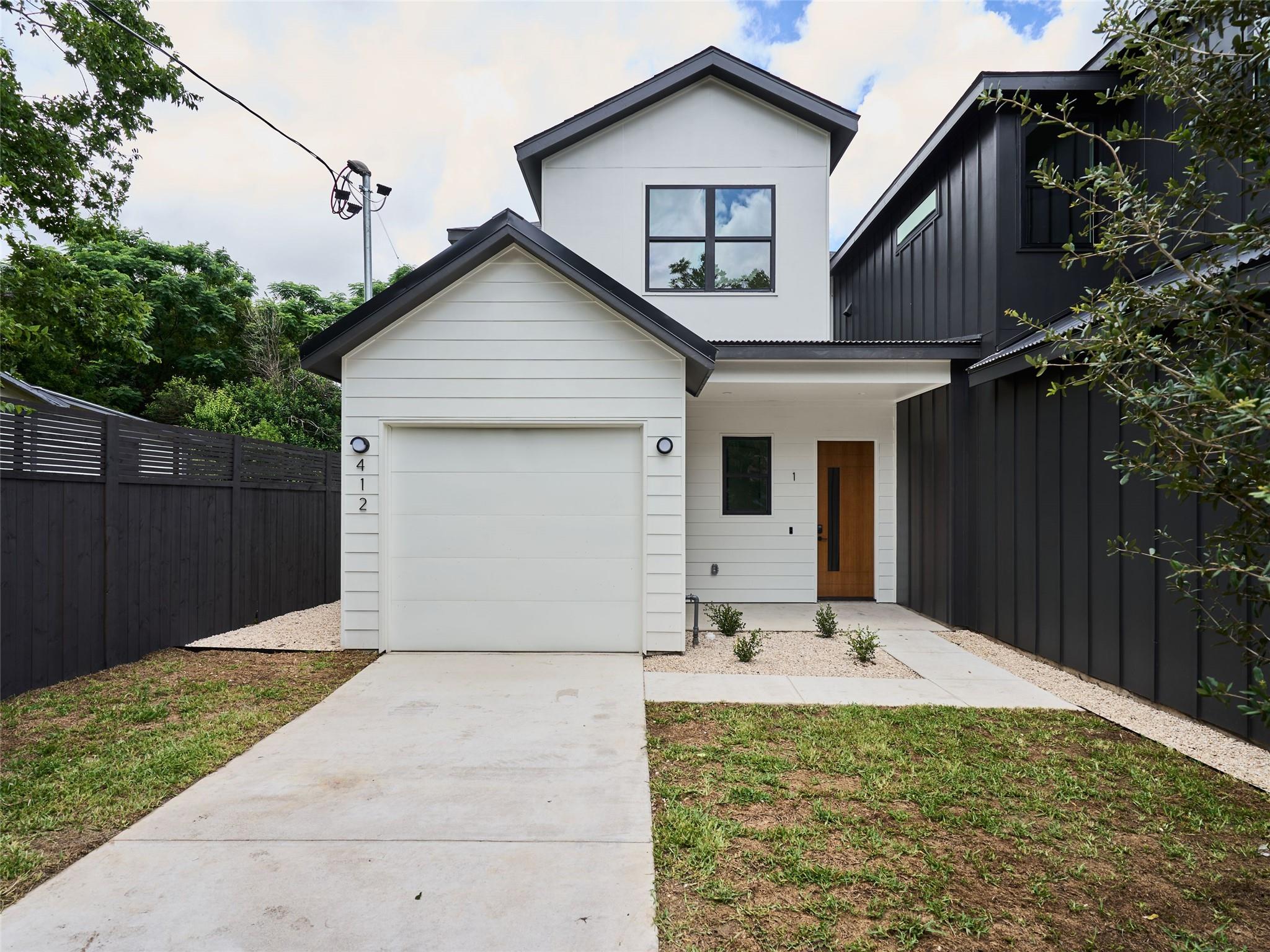 412 Hackberry LN 1