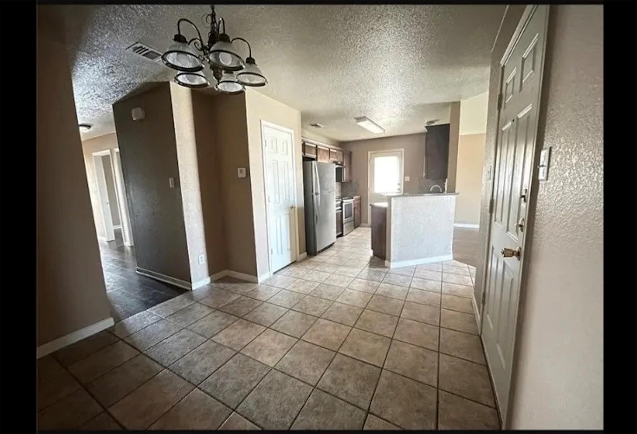 3600 Dustin CT