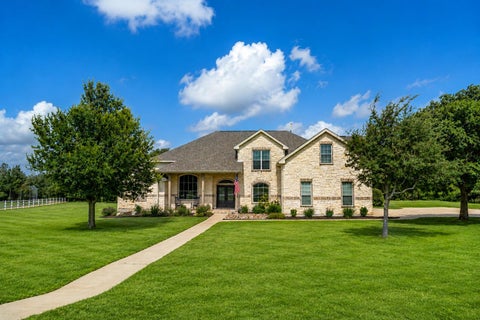 Photo of 511 Broken Lance DR, Dripping Springs, TX 78620 (MLS # 1537639)