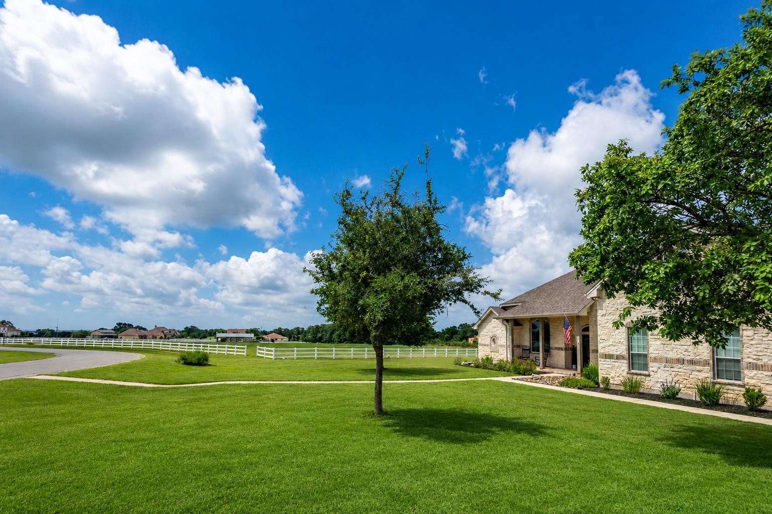 511 Broken Lance DR