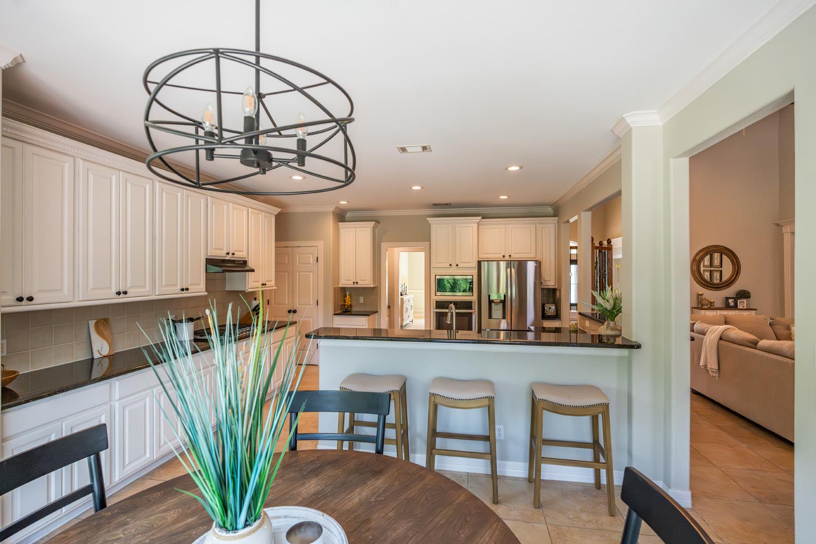 511 Broken Lance DR