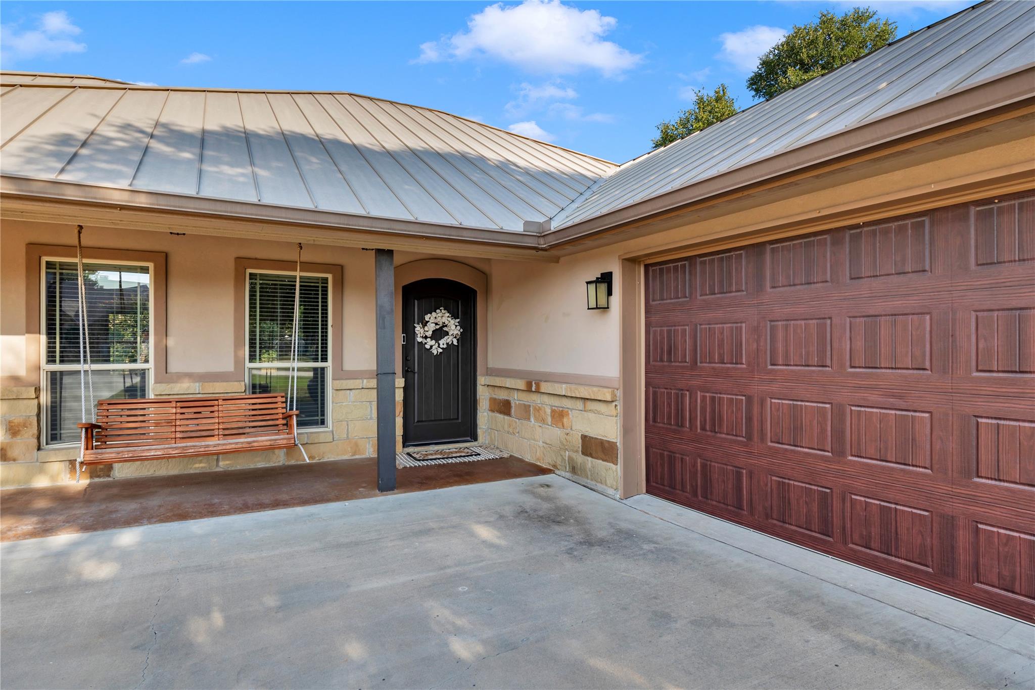 252 Sunday DR