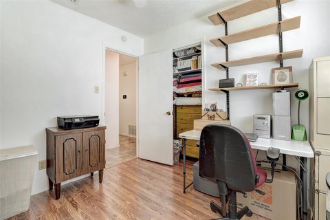 Tiny photo for 7210 Meadowood DR, Austin, TX 78723 (MLS # 8149326)