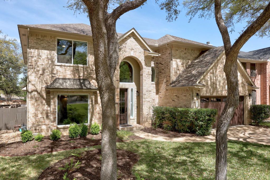 Photo of 17041 Capri Isle LN, Austin, TX 78717 (MLS # 1502802)