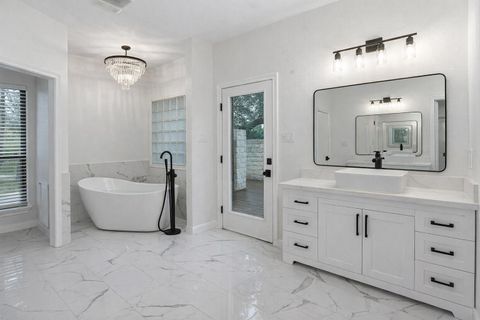 Tiny photo for 102 Laura LN, Austin, TX 78746 (MLS # 8306774)