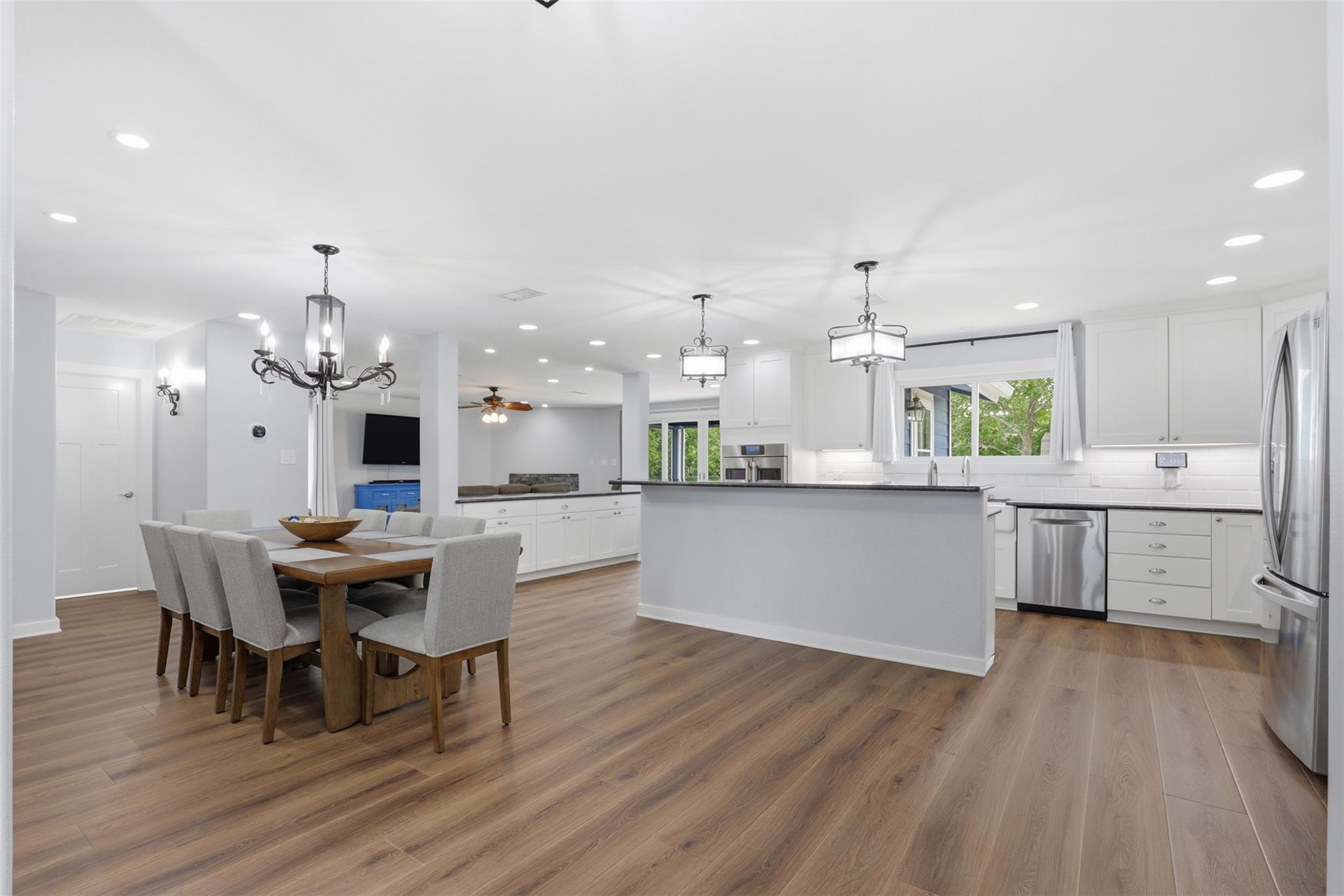207 Cardinal LN