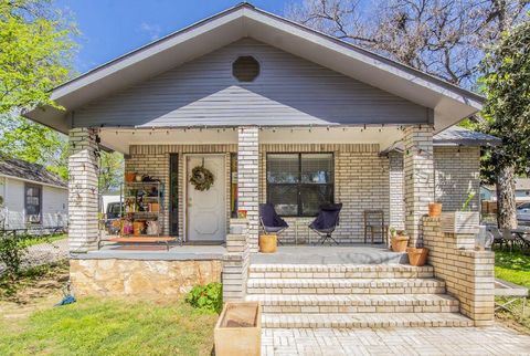Photo of 1220 Taylor ST, Austin, TX 78702 (MLS # 8078972)
