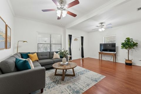Photo of 1220 Taylor ST, Austin, TX 78702 (MLS # 8078972)