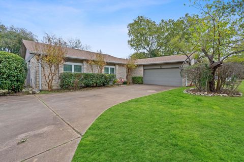 Photo of 11605 Silmarillion TRL, Austin, TX 78739 (MLS # 8196780)