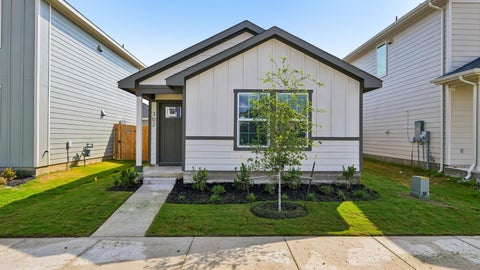 Photo of 302 Santo Domingo RD, Bastrop, TX 78602 (MLS # 3837056)