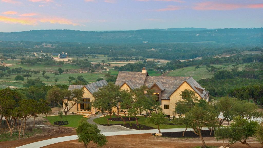 Photo of 1149 Canyon Crossing View, Dripping Springs, TX 78620 (MLS # 8979136)
