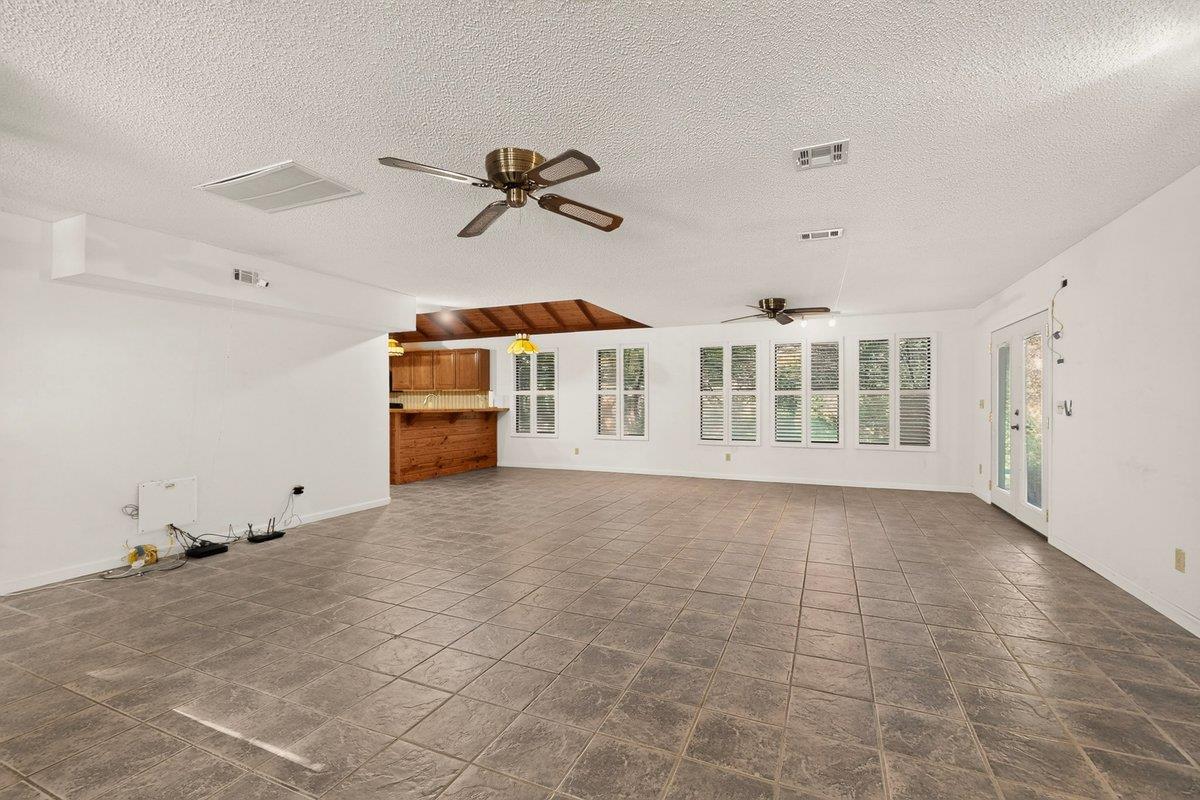 522 Circle DR