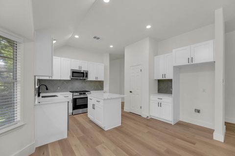 Tiny photo for 1108 Pecan Creek DR, Pflugerville, TX 78660 (MLS # 3232681)