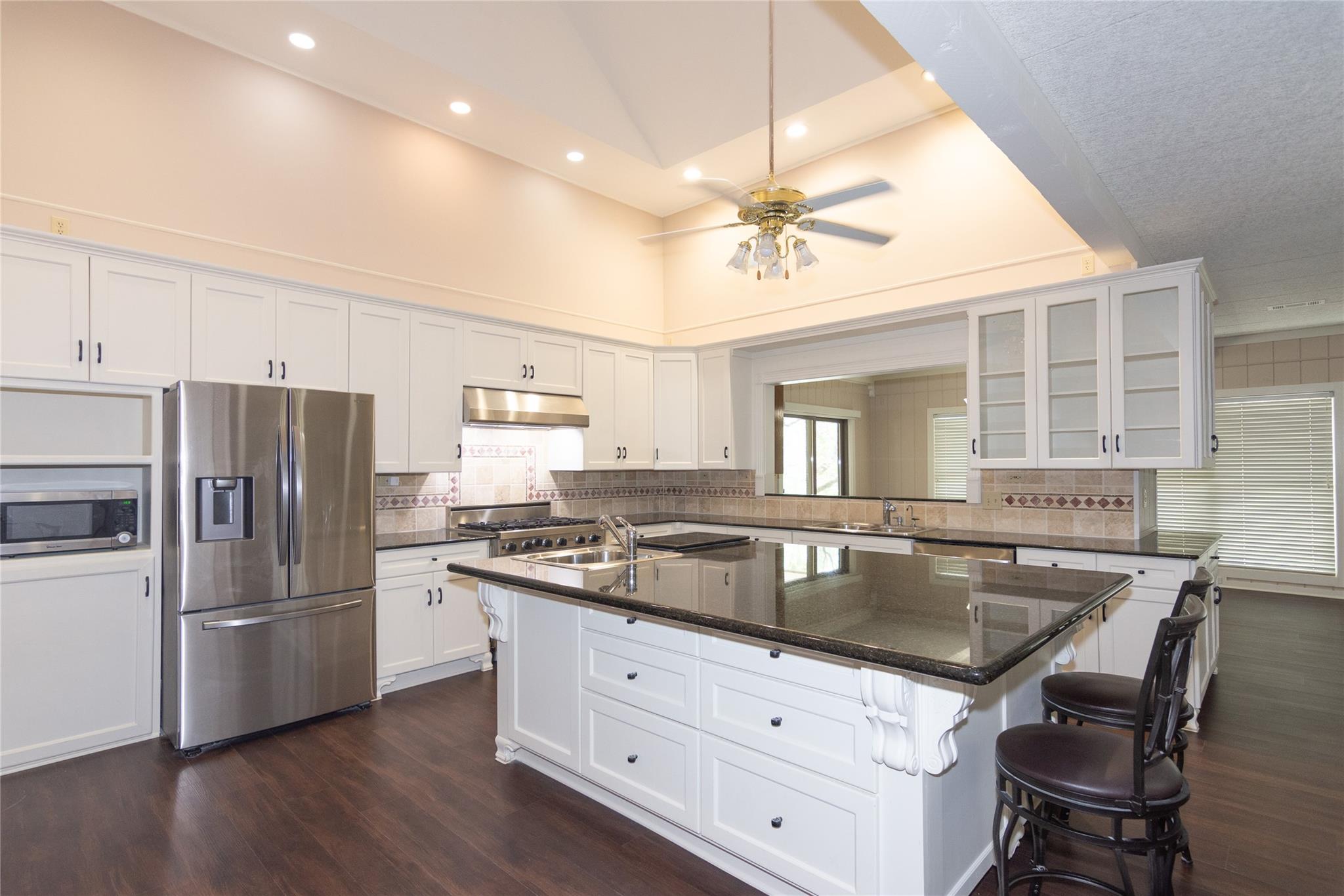 1404 Pearl CV