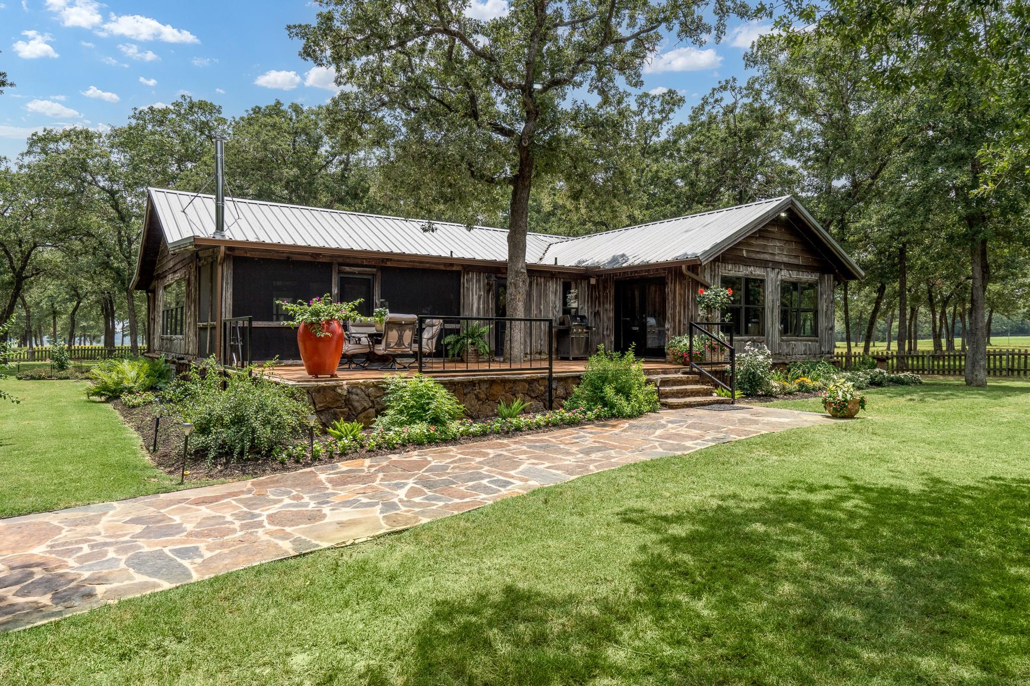 1672 Sayers RD