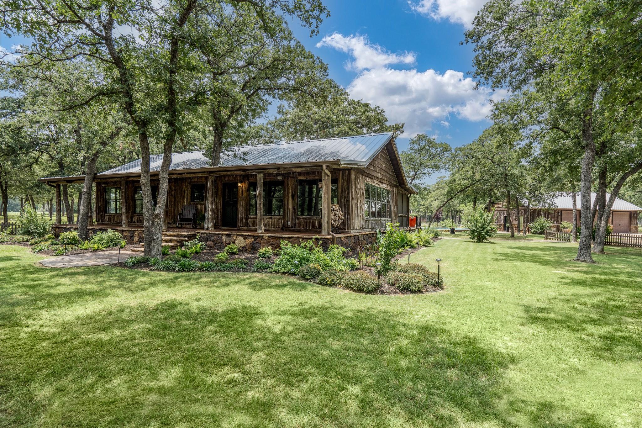 1672 Sayers RD