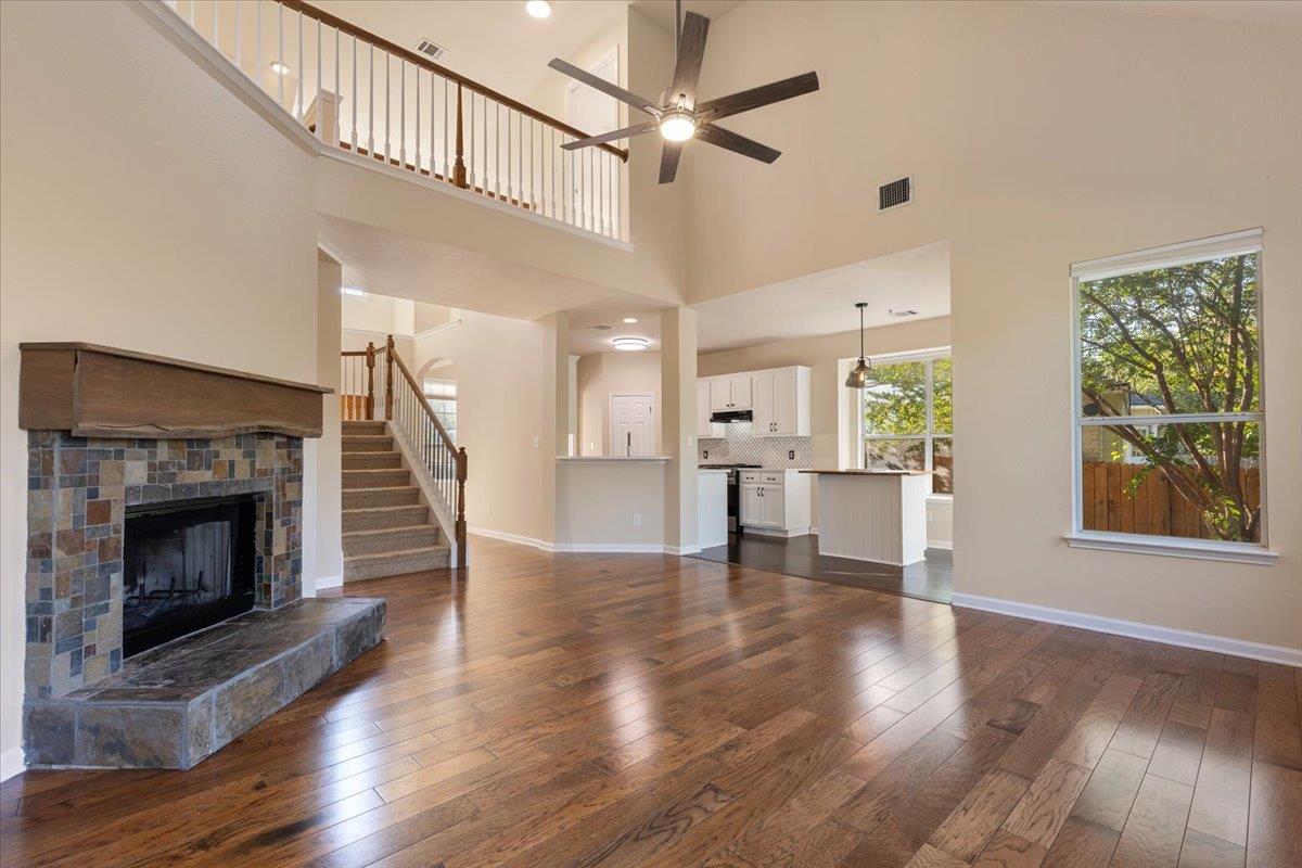 2221 Speidel DR