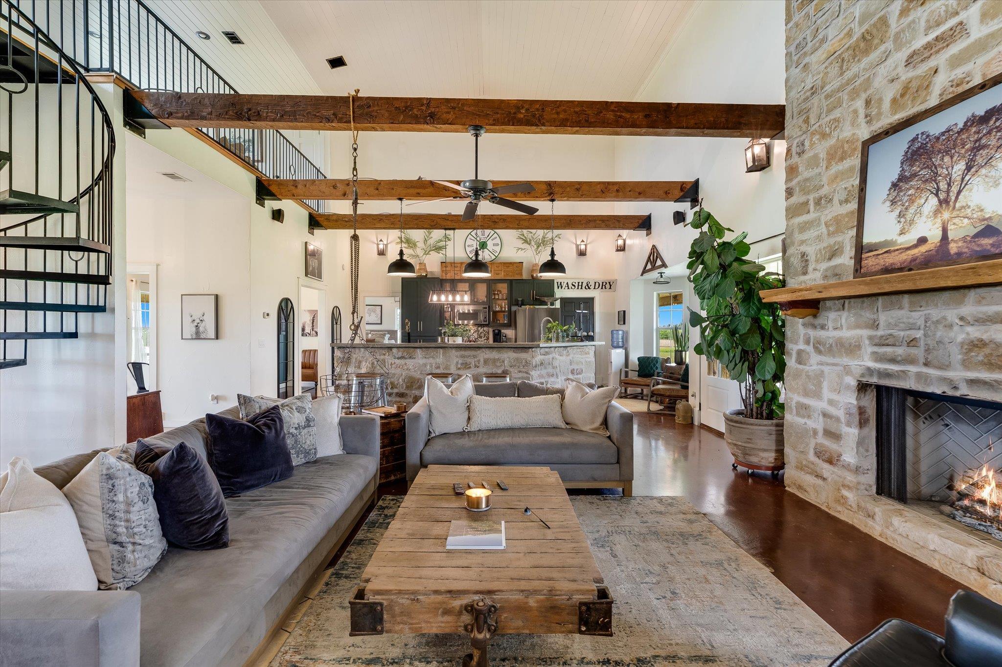 400 Little El Paso RD