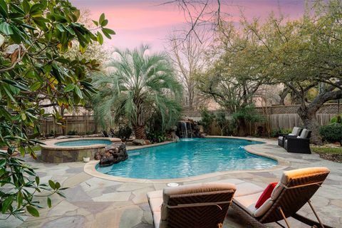 10019 Estancia LN Austin TX 78739