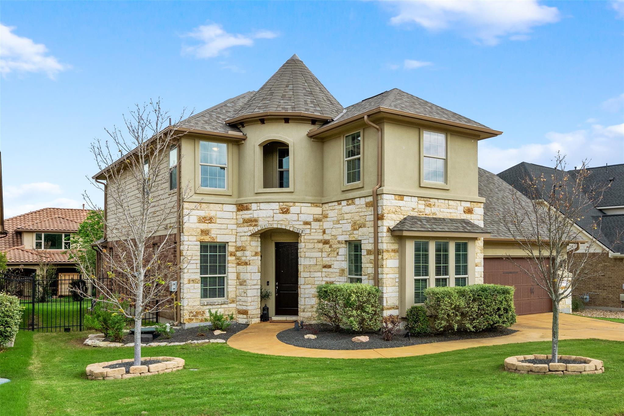 1928 Bold Sundown DR