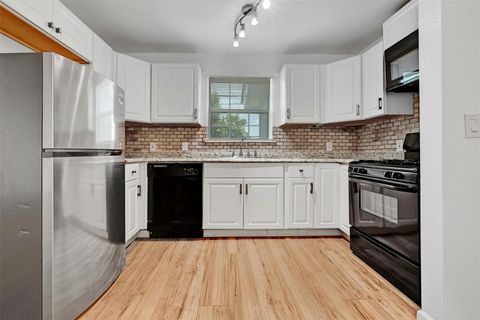 Tiny photo for 1200 Walnut Ave, Austin, TX 78702 (MLS # 6470321)