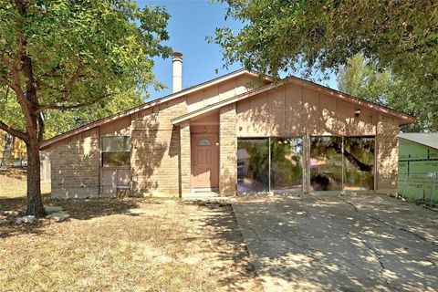 Photo of 3312 Plantation RD, Austin, TX 78745 (MLS # 2692926)