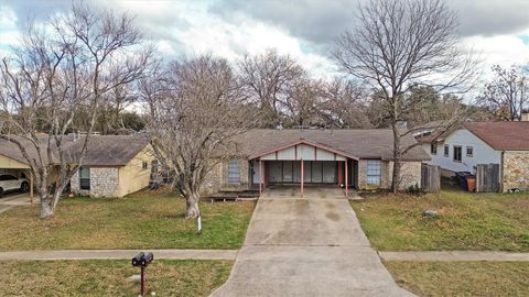 Photo of 6305 Emerald Forest DR, Austin, TX 78745 (MLS # 3150237)