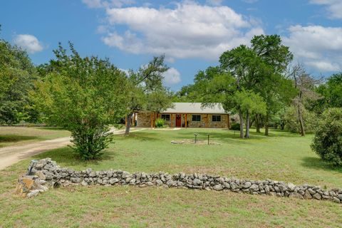 418 Grand Prairie CIR Dripping Springs TX 78620