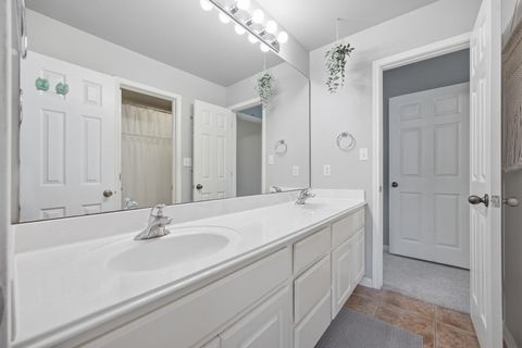 Tiny photo for 2204 Rio Mesa DR, Austin, TX 78732 (MLS # 6667023)