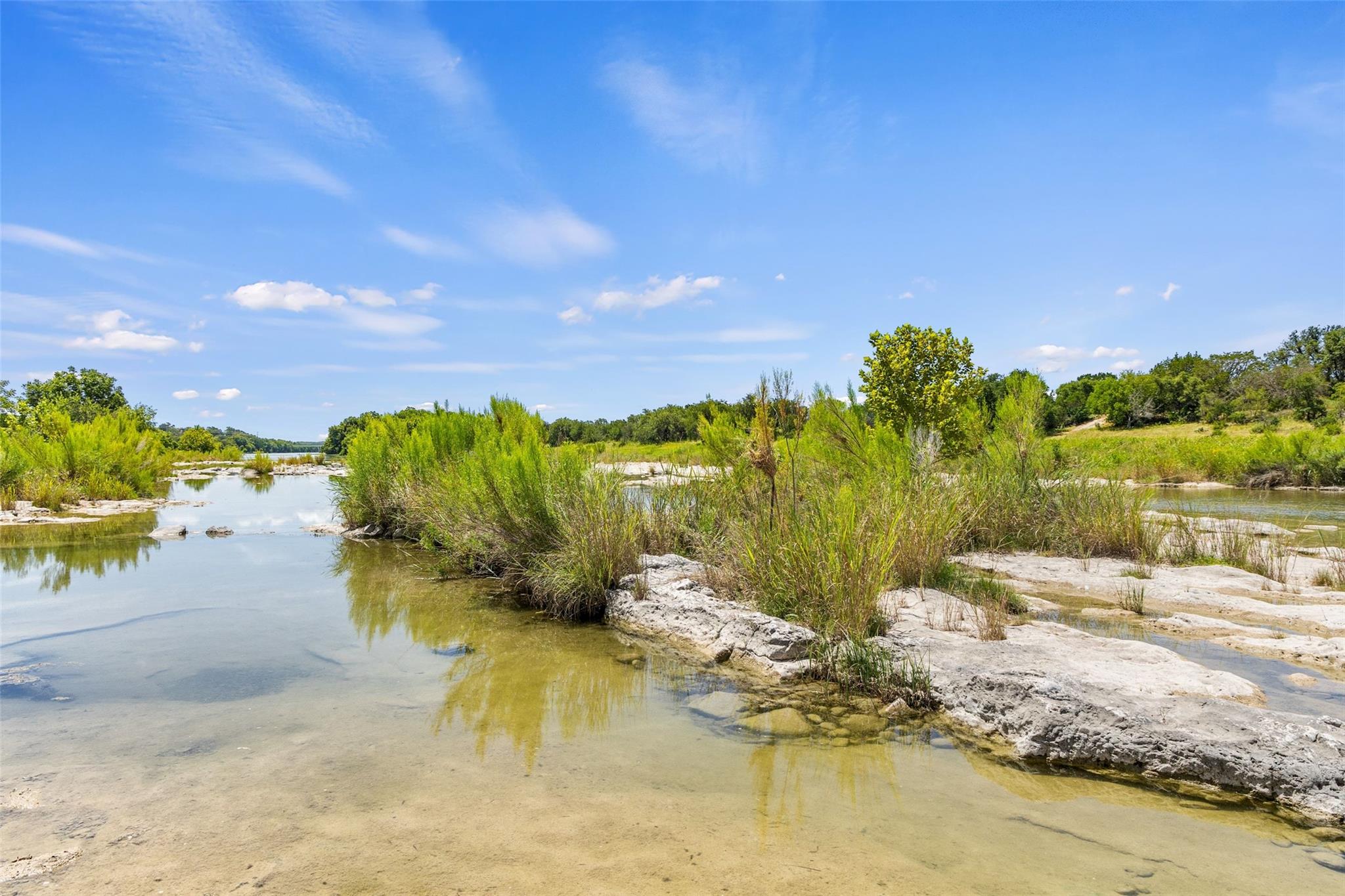 135 River View DR