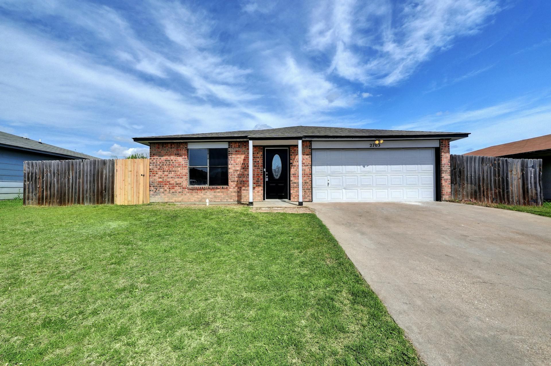 2703 Casey DR