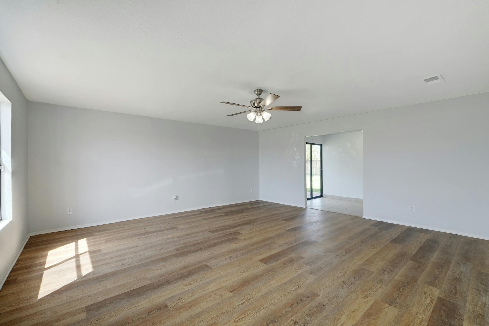 2703 Casey DR