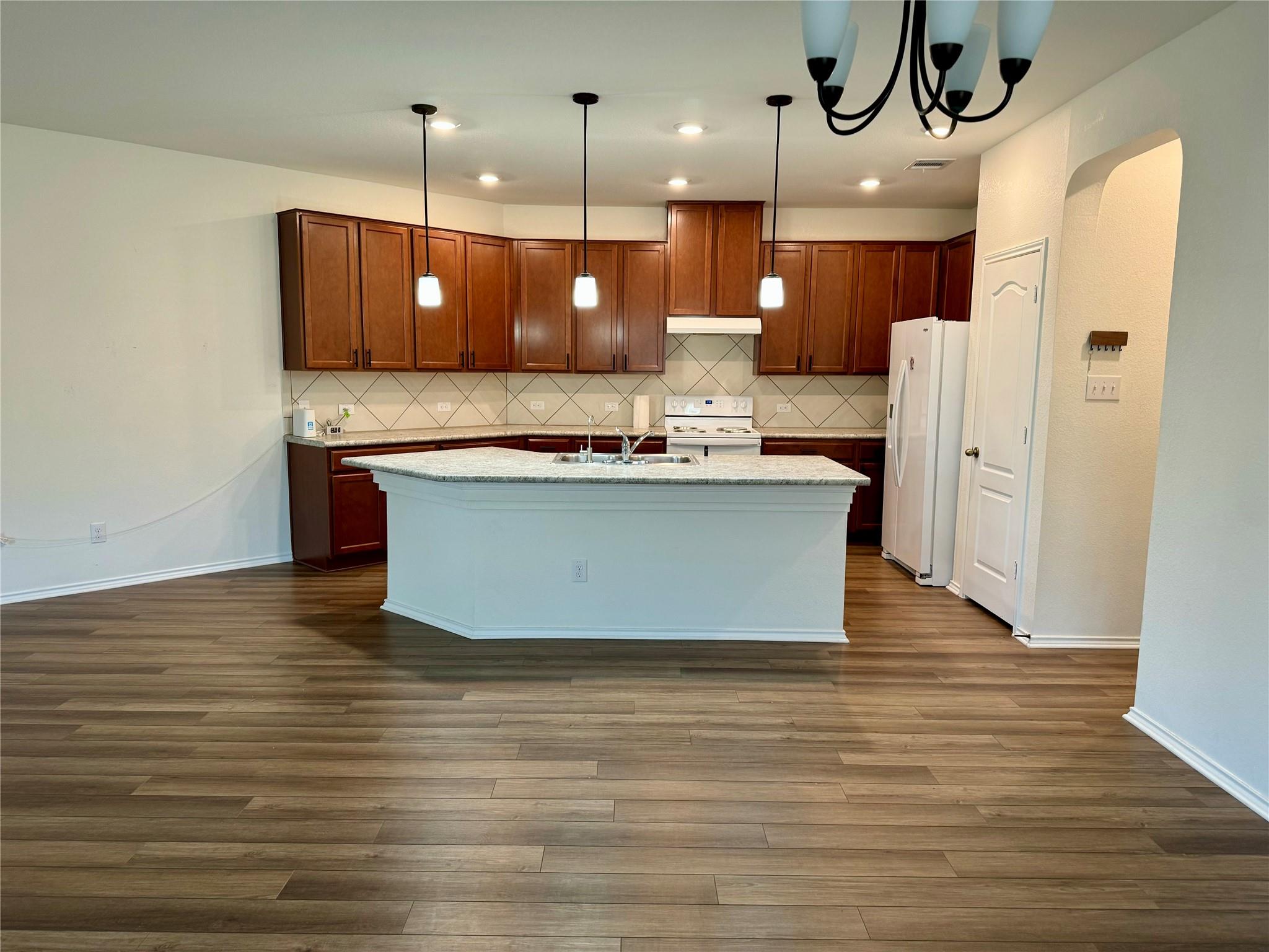 14225 Silver Lace LN