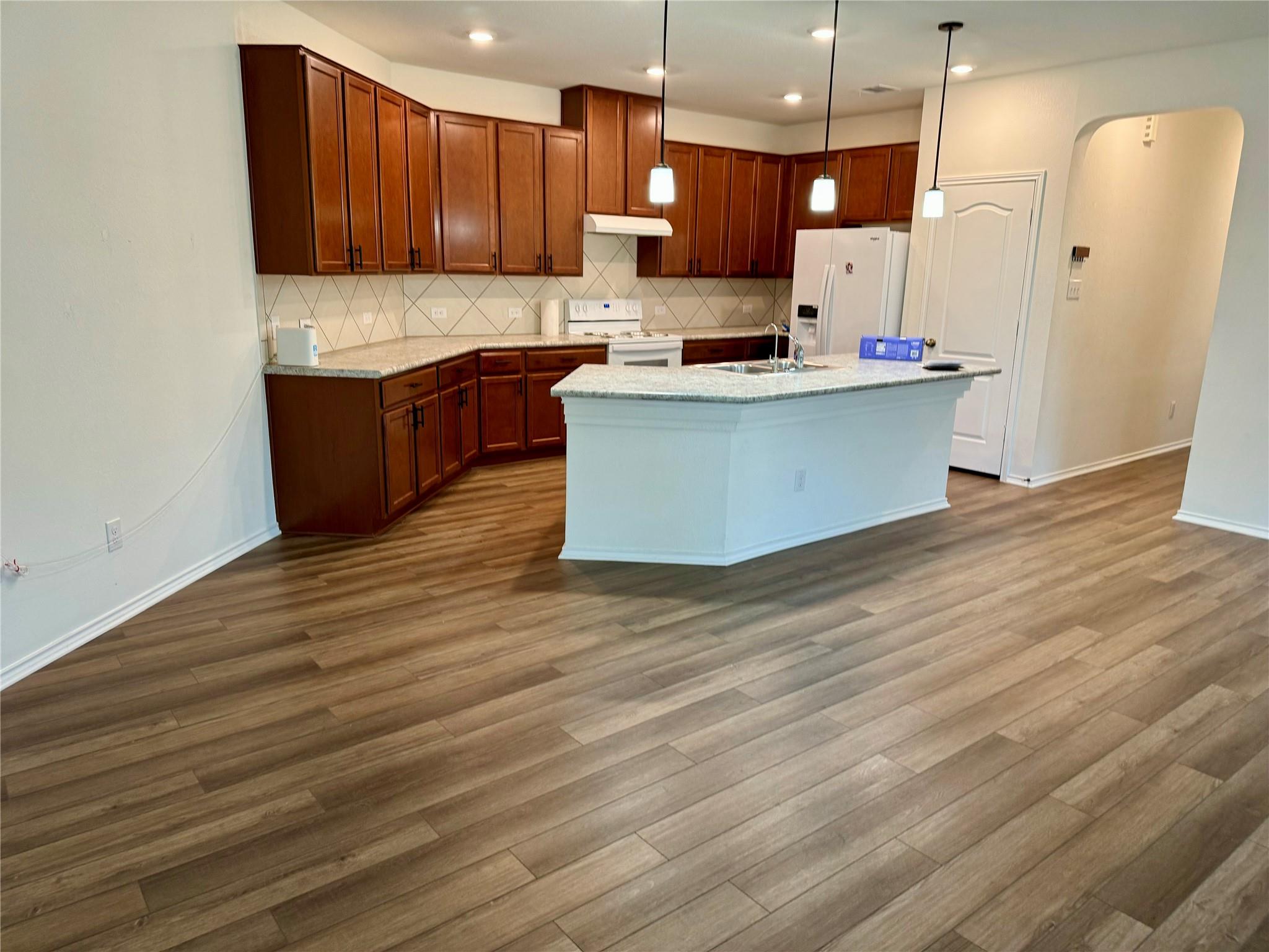 14225 Silver Lace LN