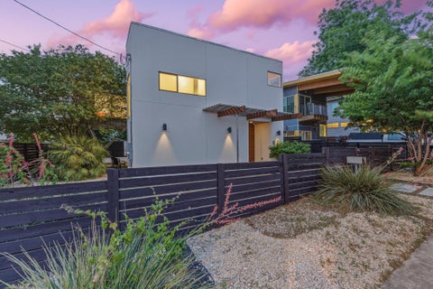Photo of 1606 Salina ST, Austin, TX 78702 (MLS # 9634578)