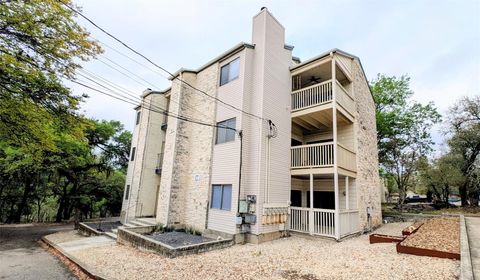 Photo of 1013 Chestnut ST #C2, San Marcos, TX 78666 (MLS # 1284515)