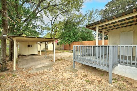 Tiny photo for 405 Montopolis DR, Austin, TX 78741 (MLS # 8267980)