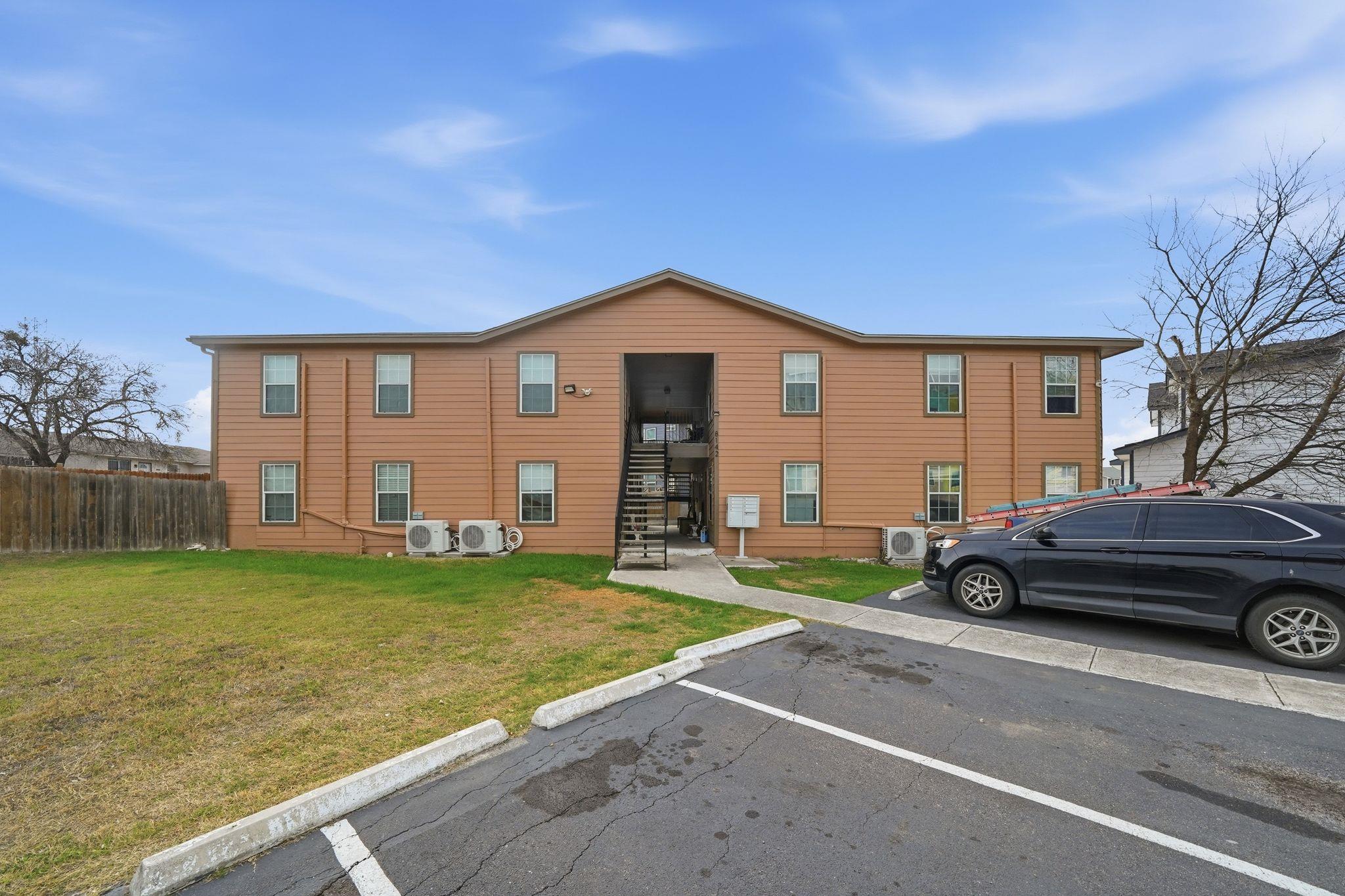 8142 Glen Mont