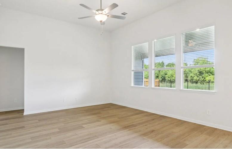1005 Embarcadero DR