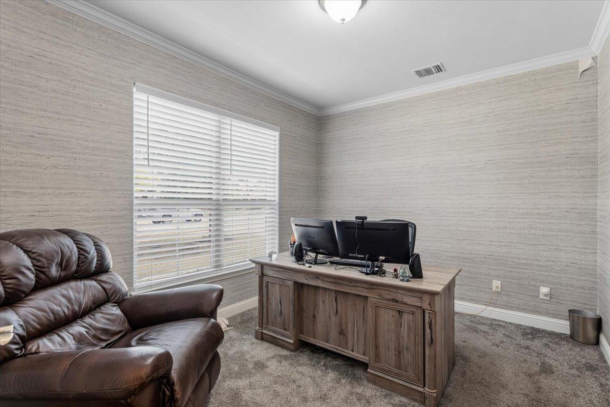 1505 Long Shadow LN