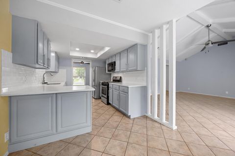 Tiny photo for 1301 S Meadows DR, Austin, TX 78758 (MLS # 2725798)