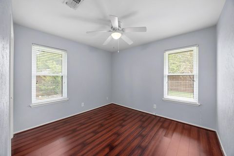 Tiny photo for 1301 S Meadows DR, Austin, TX 78758 (MLS # 2725798)