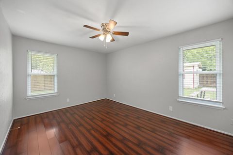 Tiny photo for 1301 S Meadows DR, Austin, TX 78758 (MLS # 2725798)