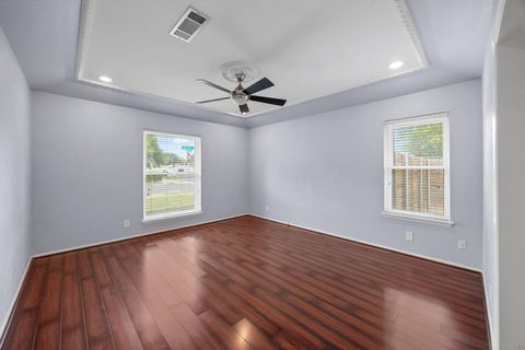 Tiny photo for 1301 S Meadows DR, Austin, TX 78758 (MLS # 2725798)